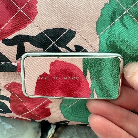 Marc Jacobs Chain Shoulder Handbag - Picture 3 of 16